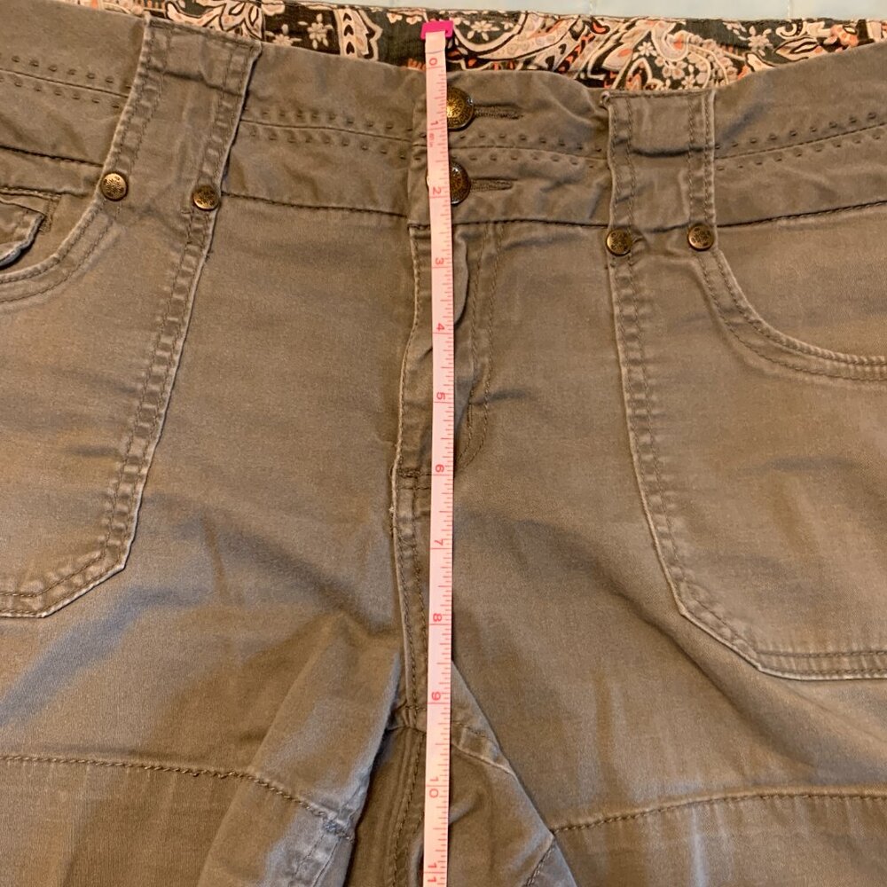 One 5 One Olive Green Shorts Size 10 - Picture 6 of 7